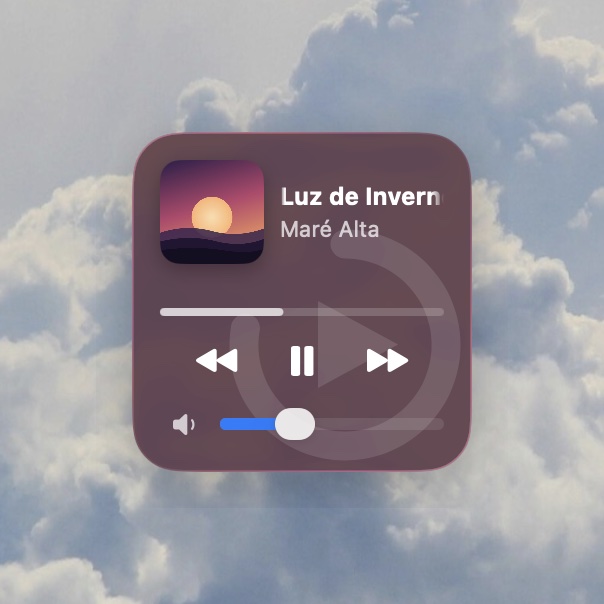 Widget in the compact 1×1 format, with small artwork and a horizontal volume slider.
